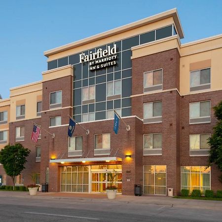 Fairfield Inn & Suites By Marriott Wichita Downtown Exterior photo