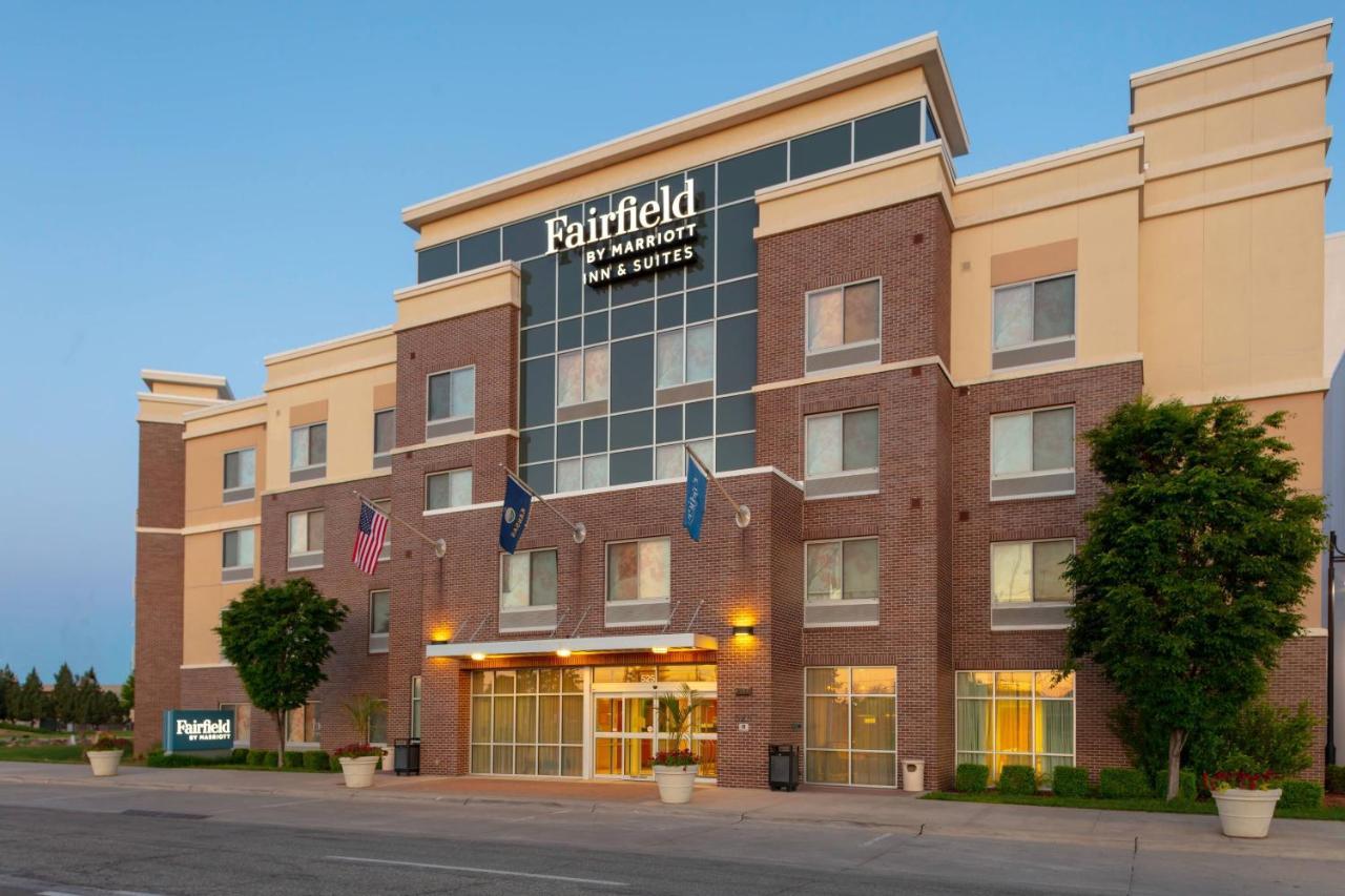 Fairfield Inn & Suites By Marriott Wichita Downtown Exterior photo