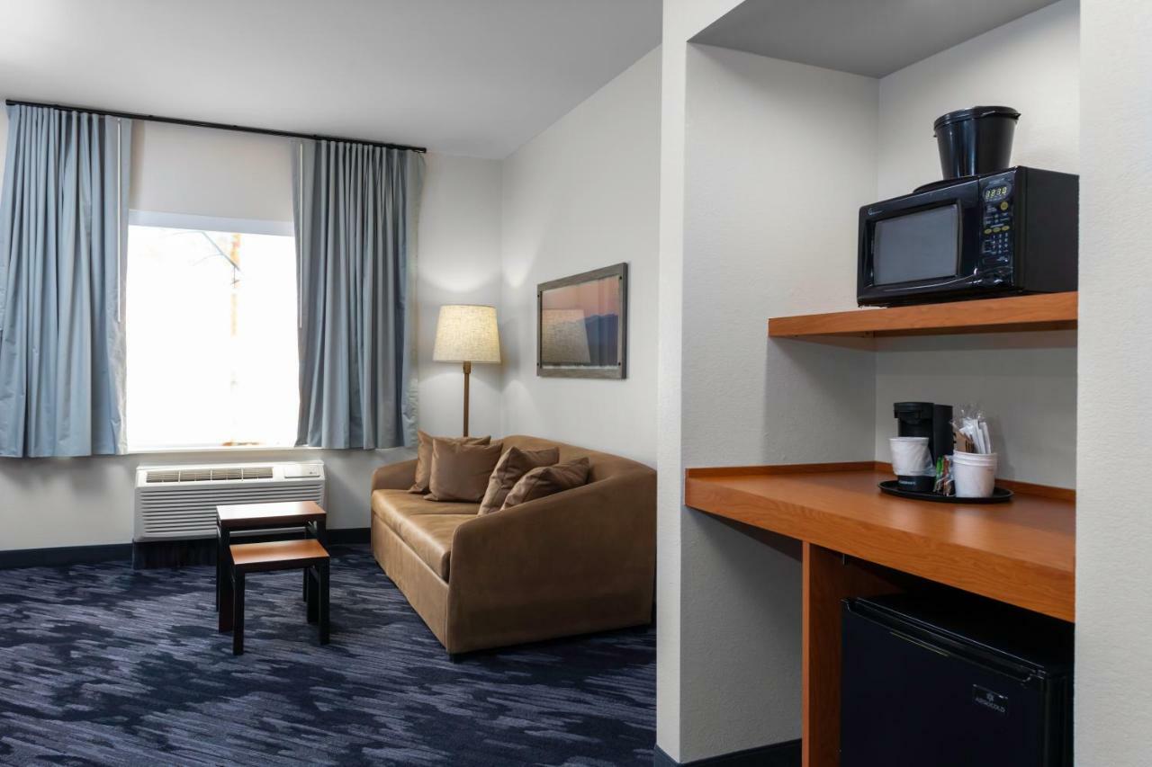 Fairfield Inn & Suites By Marriott Wichita Downtown Room photo